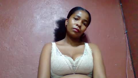 Snapshot of rovaelyah chatting on 19, 10, 2025 rovaelyah online show from 19, 10, 2025