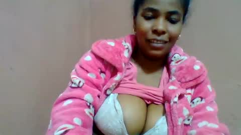 rovaelyah online show from 6, 7, 2026