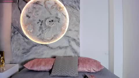 roxanaborns online show from 21, 11, 2025