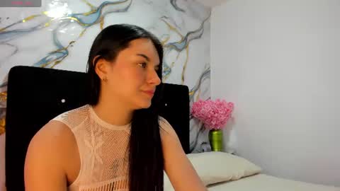 Snapshot of roxanaborns chatting on 25, 7, 2026 roxanaborns online show from 25, 7, 2026