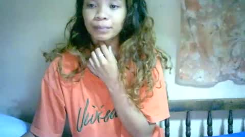 Snapshot of roxanne_98 chatting on 8, 12, 2024 roxanne_98 online show from 8, 12, 2024