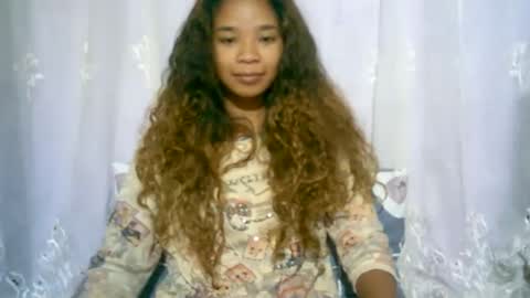 Snapshot of roxanne_98 chatting on 1, 3, 2025 roxanne_98 online show from 1, 3, 2025