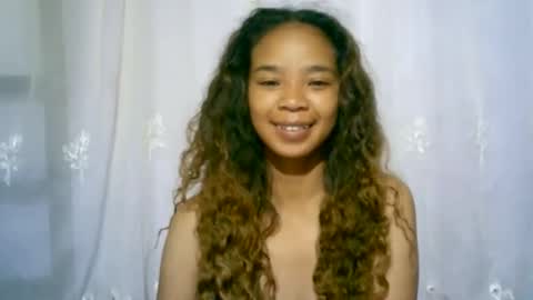 Snapshot of roxanne_98 chatting on 4, 3, 2025 roxanne_98 online show from 4, 3, 2025