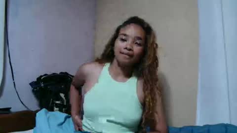 Snapshot of roxanne_98 chatting on 20, 9, 2025 roxanne_98 online show from 20, 9, 2025