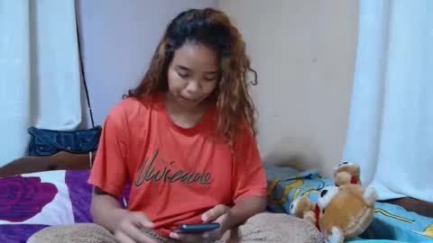 Snapshot of roxanne_98 chatting on 7, 10, 2025 roxanne_98 online show from 7, 10, 2025