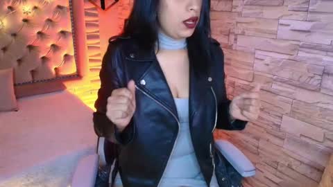 Snapshot of roxanne_han chatting on 28, 9, 2025 roxanne_han online show from 28, 9, 2025