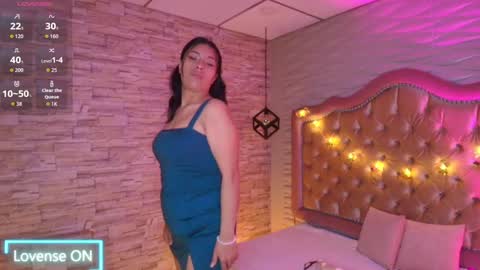 Snapshot of roxanne_han chatting on 3, 10, 2025 roxanne_han online show from 3, 10, 2025
