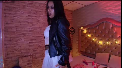 Snapshot of roxanne_han chatting on 10, 10, 2025 roxanne_han online show from 10, 10, 2025