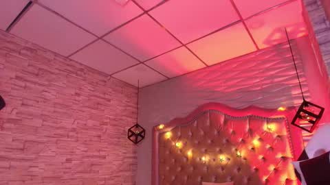 Snapshot of roxanne_han chatting on 24, 10, 2025 roxanne_han online show from 24, 10, 2025