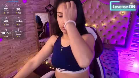 Snapshot of roxanne_han chatting on 8, 11, 2025 roxanne_han online show from 8, 11, 2025