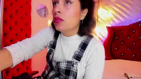 roxanne_han online show from 17, 5, 2026