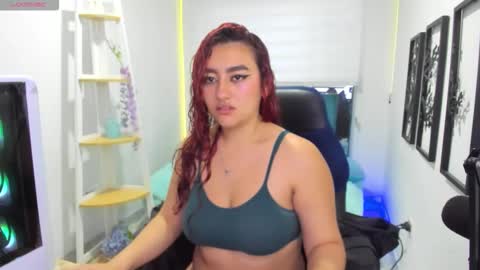 Snapshot of roxanne_morelli chatting on 19, 11, 2025 roxanne online show from 19, 11, 2025