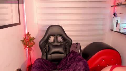 Snapshot of roxanne_morelli chatting on 30, 6, 2026 roxanne online show from 30, 6, 2026