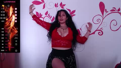 Snapshot of roxanne_summers2 chatting on 15, 9, 2025 Roxanne Summers online show from 15, 9, 2025