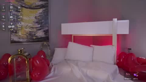 Roxanne Hill  online show from 14, 2, 2025