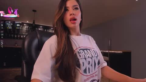 Roxanne Hill  online show from 13, 9, 2025