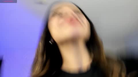 Roxanne Hill  online show from 23, 11, 2025