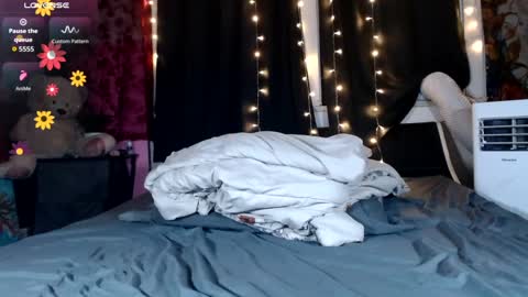 Snapshot of roxanneroulette chatting on 13, 7, 2026 Silver online show from 13, 7, 2026