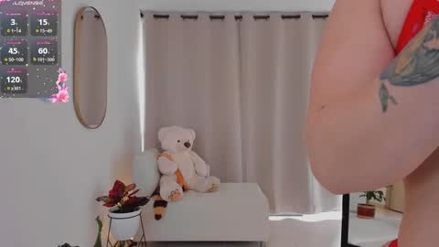 Snapshot of roxie_gates chatting on 19, 9, 2025 R O X I E online show from 19, 9, 2025