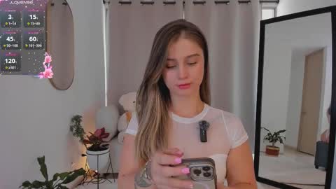 Snapshot of roxie_gates chatting on 27, 9, 2025 R O X I E online show from 27, 9, 2025