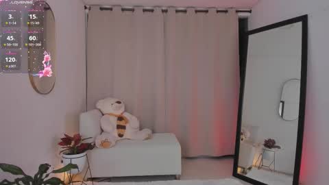 Snapshot of roxie_gates chatting on 3, 12, 2025 R O X I E online show from 3, 12, 2025