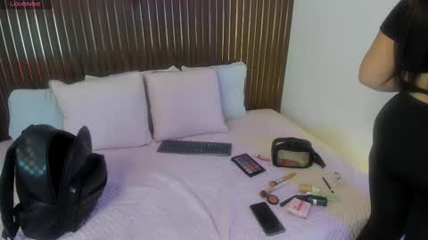 Roxie  online show from 16, 10, 2025