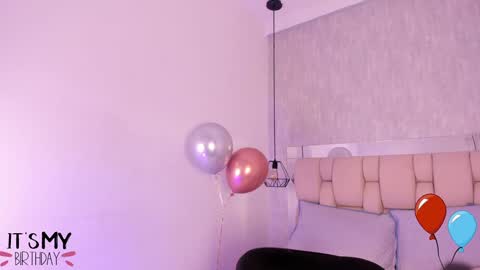 Snapshot of roxie_summers chatting on 11, 1, 2025 Roxie online show from 11, 1, 2025