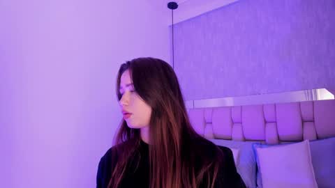 Snapshot of roxie_summers chatting on 14, 2, 2025 Roxie online show from 14, 2, 2025