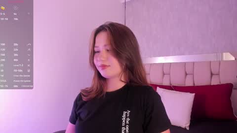 Snapshot of roxie_summers chatting on 4, 3, 2025 Roxie online show from 4, 3, 2025