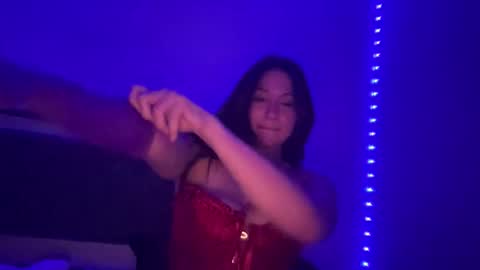 Snapshot of roxie_v chatting on 2, 11, 2025 Roxie online show from 2, 11, 2025