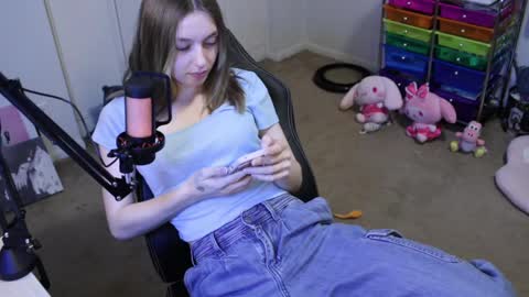 Snapshot of roxiethefox chatting on 10, 10, 2025 roxie online show from 10, 10, 2025