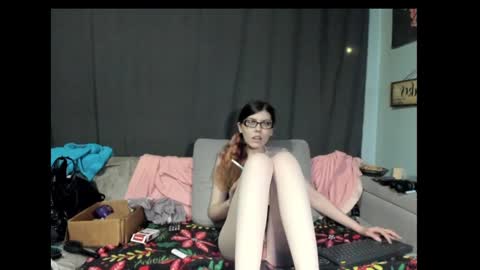 Snapshot of roxihazeleyes chatting on 3, 2, 2025 roxihazeleyes online show from 3, 2, 2025