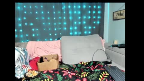 Snapshot of roxihazeleyes chatting on 7, 2, 2025 roxihazeleyes online show from 7, 2, 2025