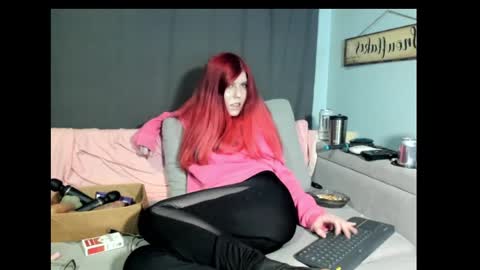 Snapshot of roxihazeleyes chatting on 13, 2, 2025 roxihazeleyes online show from 13, 2, 2025