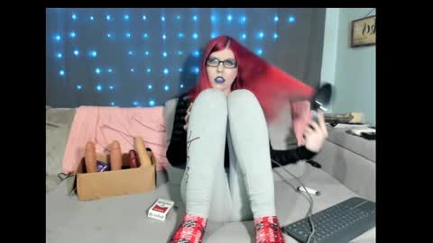 Snapshot of roxihazeleyes chatting on 14, 2, 2025 roxihazeleyes online show from 14, 2, 2025