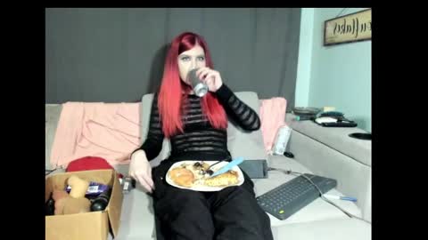 Snapshot of roxihazeleyes chatting on 14, 2, 2025 roxihazeleyes online show from 14, 2, 2025