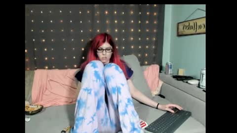 Snapshot of roxihazeleyes chatting on 17, 2, 2025 roxihazeleyes online show from 17, 2, 2025