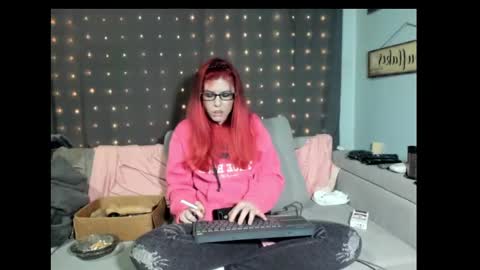 Snapshot of roxihazeleyes chatting on 18, 2, 2025 roxihazeleyes online show from 18, 2, 2025