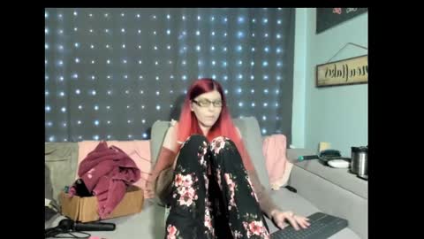 Snapshot of roxihazeleyes chatting on 20, 2, 2025 roxihazeleyes online show from 20, 2, 2025