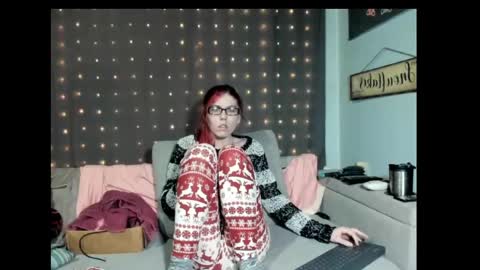 Snapshot of roxihazeleyes chatting on 21, 2, 2025 roxihazeleyes online show from 21, 2, 2025