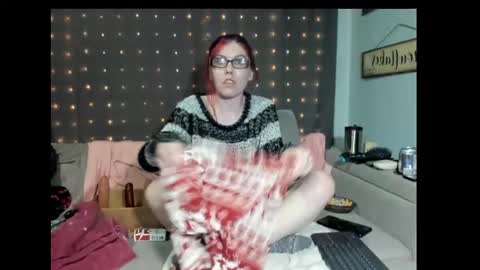 Snapshot of roxihazeleyes chatting on 21, 2, 2025 roxihazeleyes online show from 21, 2, 2025