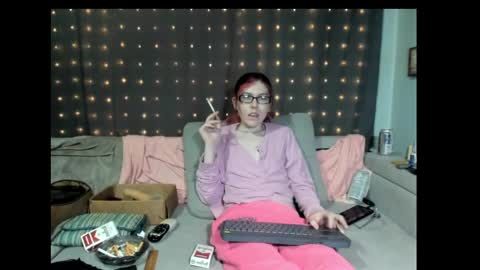 Snapshot of roxihazeleyes chatting on 23, 2, 2025 roxihazeleyes online show from 23, 2, 2025