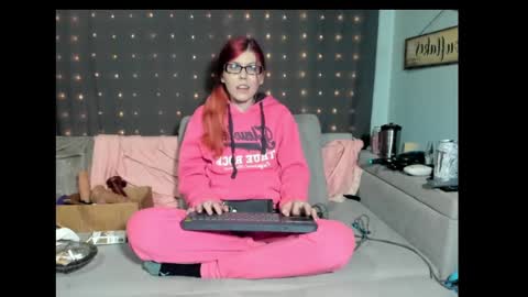 Snapshot of roxihazeleyes chatting on 2, 3, 2025 roxihazeleyes online show from 2, 3, 2025