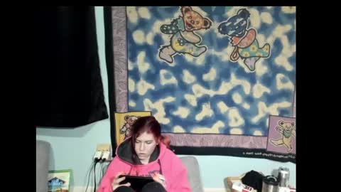 Snapshot of roxihazeleyes chatting on 5, 3, 2025 roxihazeleyes online show from 5, 3, 2025