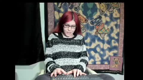 Snapshot of roxihazeleyes chatting on 6, 3, 2025 roxihazeleyes online show from 6, 3, 2025