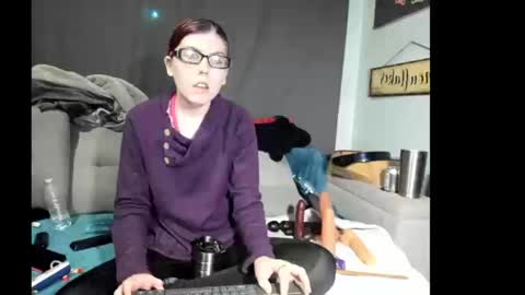 Snapshot of roxihazeleyes chatting on 9, 9, 2025 roxihazeleyes online show from 9, 9, 2025