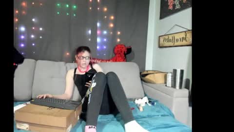 Snapshot of roxihazeleyes chatting on 10, 9, 2025 roxihazeleyes online show from 10, 9, 2025