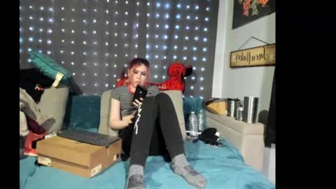Snapshot of roxihazeleyes chatting on 12, 9, 2025 roxihazeleyes online show from 12, 9, 2025