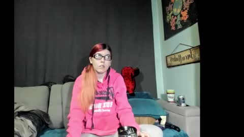 Snapshot of roxihazeleyes chatting on 17, 9, 2025 roxihazeleyes online show from 17, 9, 2025