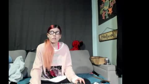 Snapshot of roxihazeleyes chatting on 18, 9, 2025 roxihazeleyes online show from 18, 9, 2025